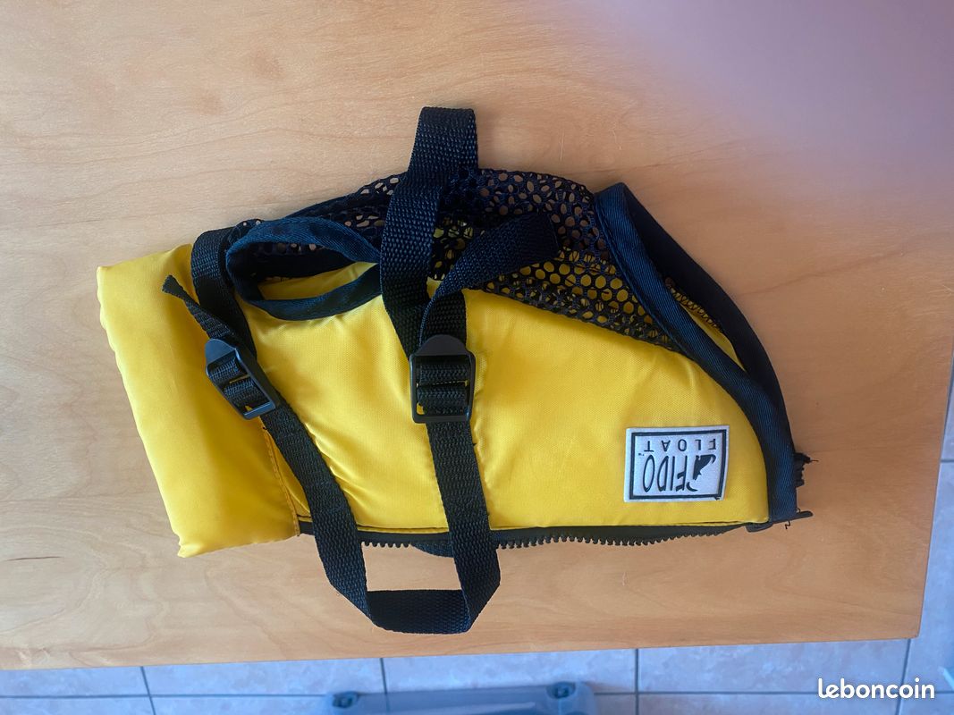 Gilet de flottage pour chien ou chat (image 1)
