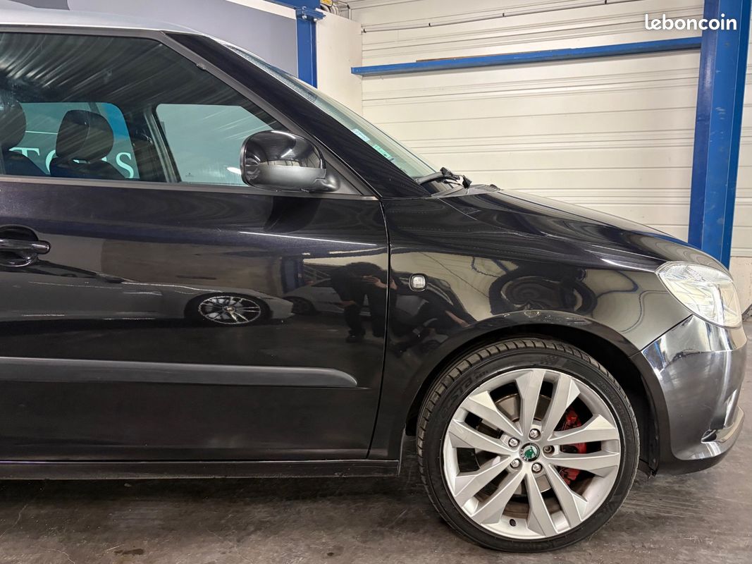 Skoda FABIA 1.4 tsi 180 rs RS DSG - RADAR - GPS - REGULATEUR (image 18)