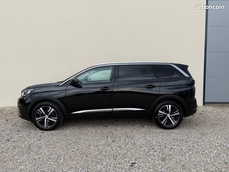 Peugeot 5008 II 1.5 BLUE HDI 131CH EAT8 Allure -CarPlay/Attelage/Caméra 360/7 Places/Garantie 12M - Suivi complet (image 2)