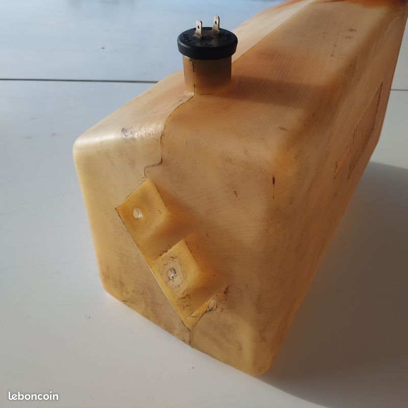 RÉSERVOIR Essence de TRACTEUR TONDEUSE HONDA (image 2)