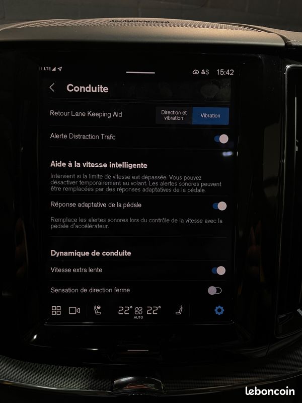 VOLVO XC60 T8 455Ch POLESTAR - 1 ère main - Historique VOLVO - Carplay - Attelage - Marches Pieds (image 7)