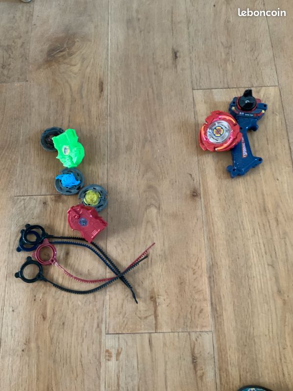Lot toupies Beyblade (image 1)