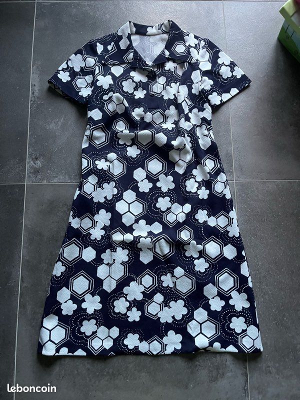 Robe femme vintage en très bon état taille unique (image 1)
