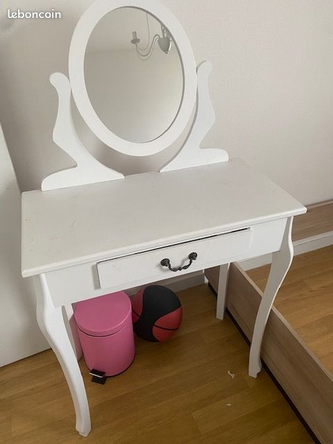 Coiffeuse (image 1)
