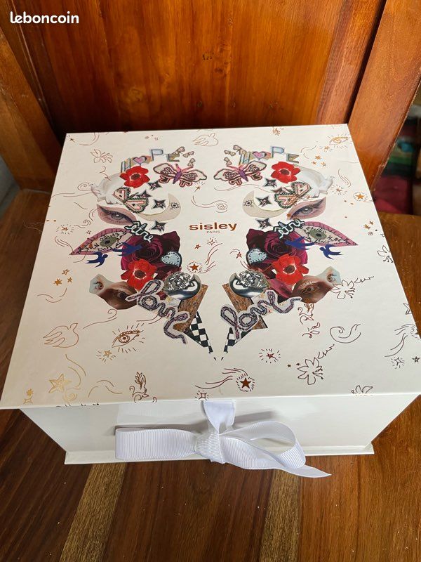 Boîte cadeau Sisley Paris neuve (image 1)