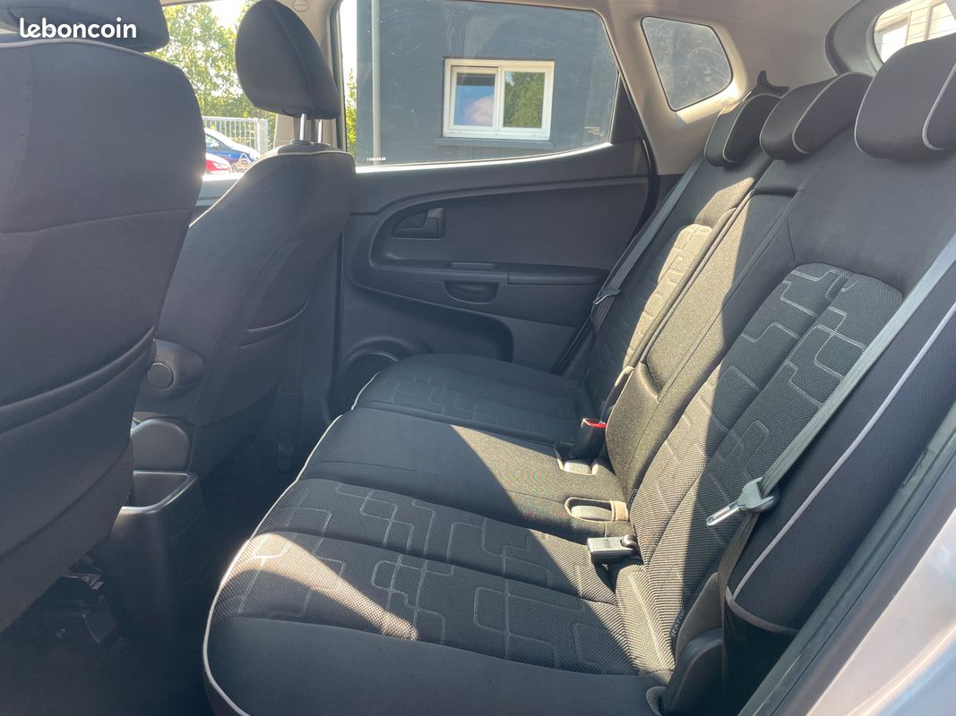Kia Venga 1.6 Active 125 (image 4)