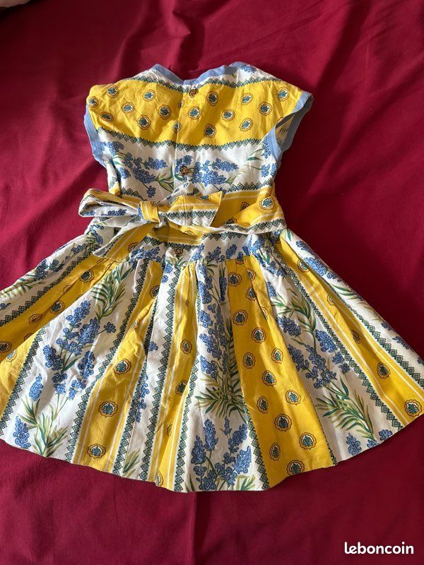 Petite robe provençale Vêtements