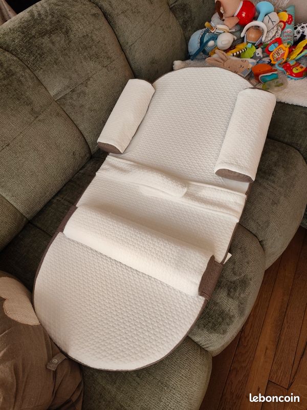 Coussin incliné bébé (image 1)