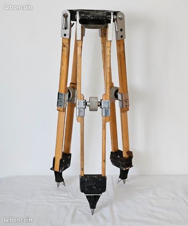 Trépied Sachtler Avec Tête Fluide FSB-6 Et étui – Bon état – Modèle A2000