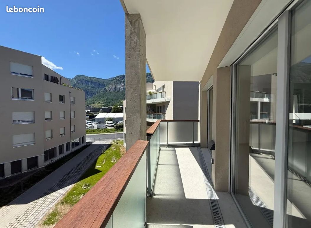 Appartement 4 pièces 85 m² · à Crolles · 85 m² · 1 052 €/mois