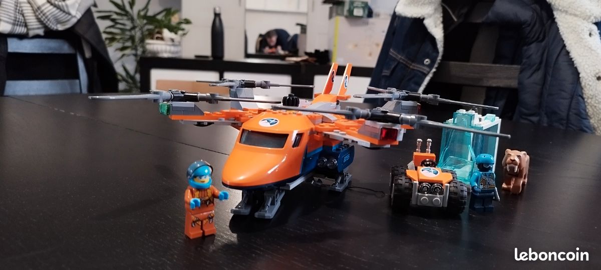 LEGO City 60193 Arctic Expedition L'hélicoptère arctique (image 2)