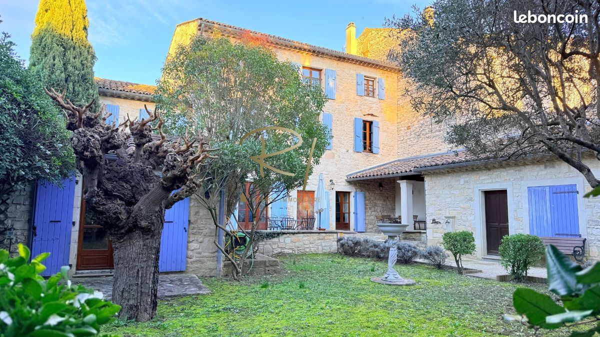 Maison 9 pièces 234 m² · à Barjac · 234 m² · 645 000 €