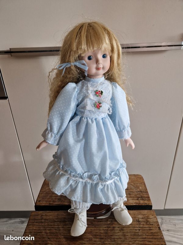 Poupée de collection (image 1)