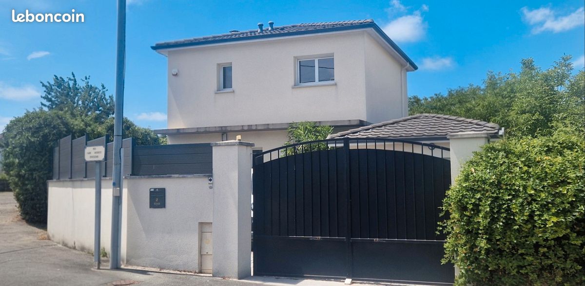 Maison 4 pièces 97 m² · à Bassens · 97 m² · 325 000 €