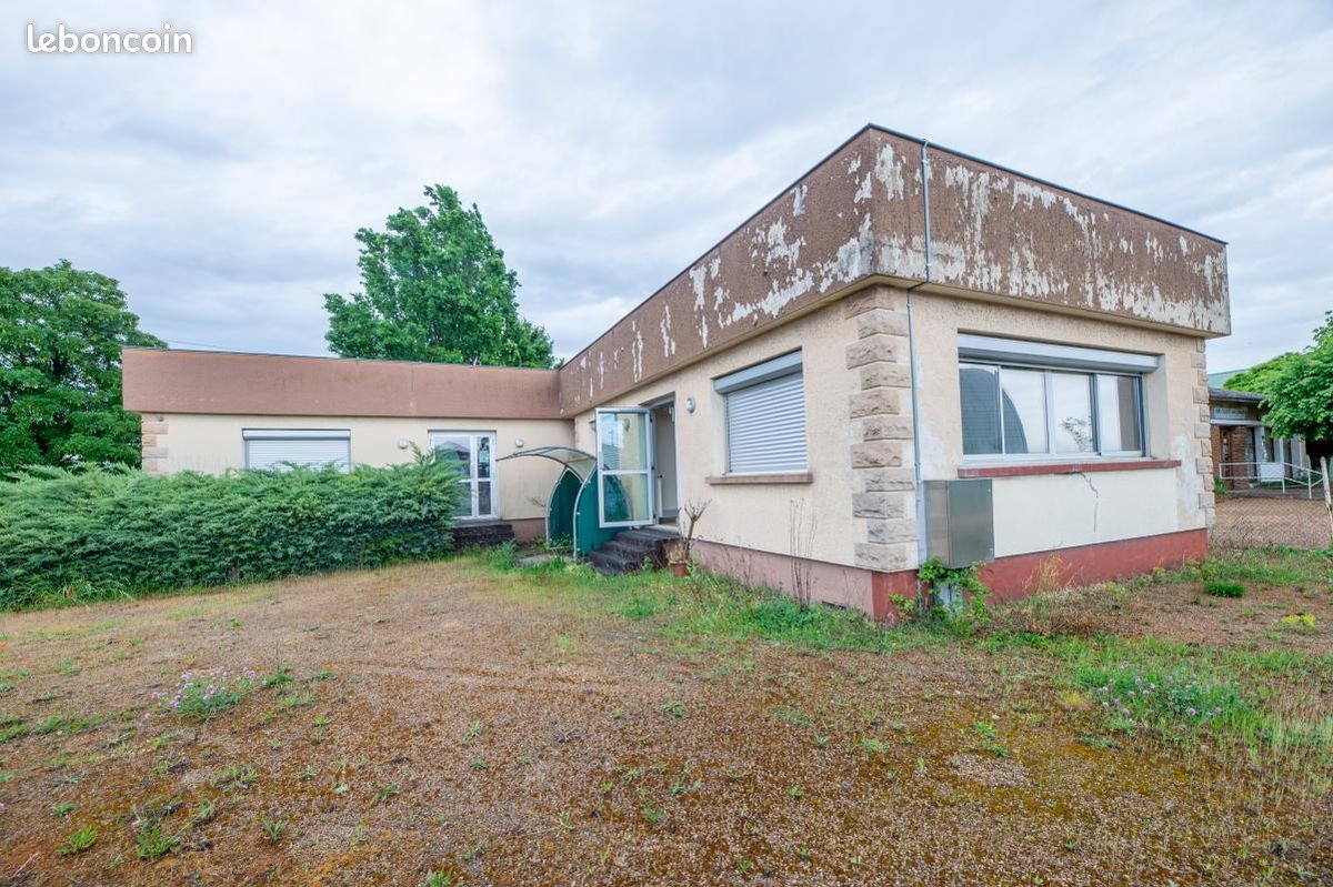 Local commercial 142 m² · à Charnay-lès-Mâcon · 142 m² · 50 000 €