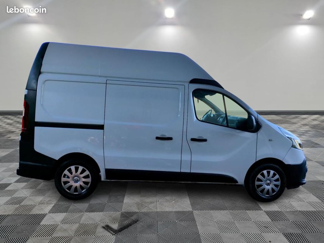 RENAULT TRAFIC L1H2 1200 Kg 2.0 Energy dCi - 145 III FOURGON Fourgon Grand Confort L1H2 PHASE 2 (image 2)