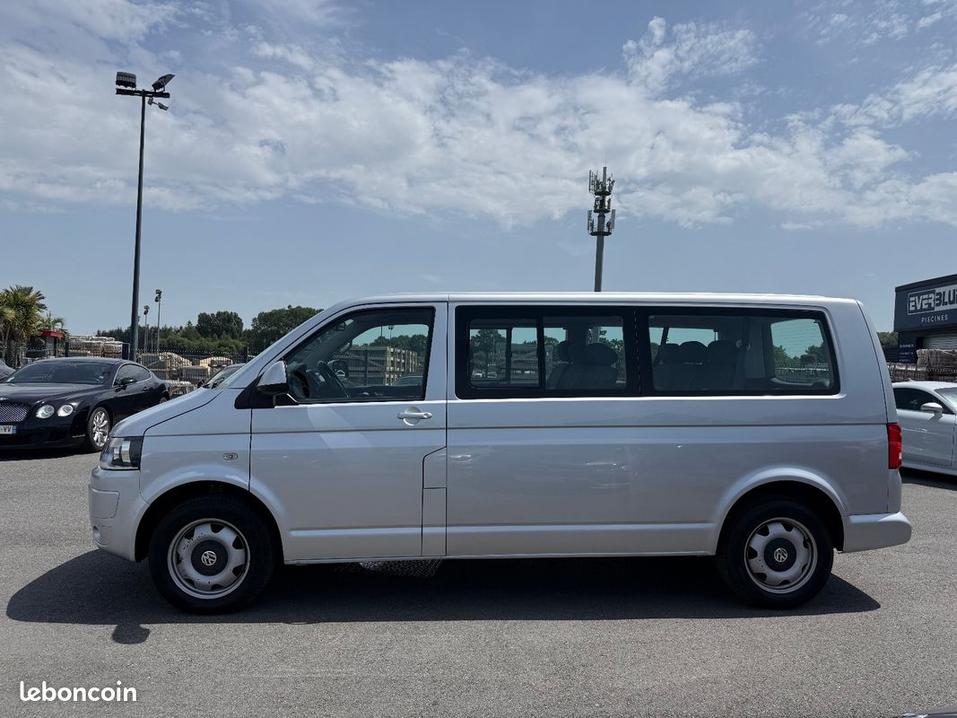 VOLKSWAGEN MULTIVAN CARAVELLE LONG 2.0 TDI 180 4MOTION BLUEMOTION TECHNOLOGY DSG7 CONFORTLINE / siege avant chauffant / camera de recul / 9 Places / porte latérale ouverture électrique / etc... (image 4)