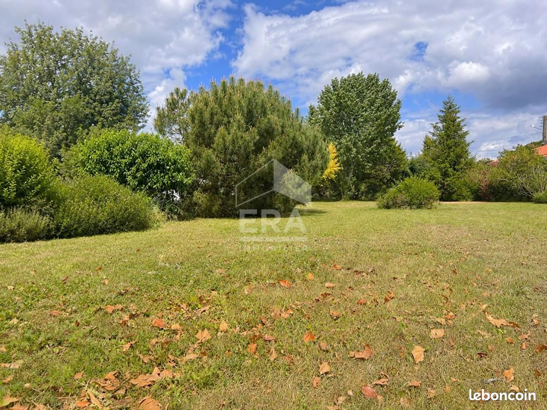 Terrain 1 047 m² Royan · 226 000 €
