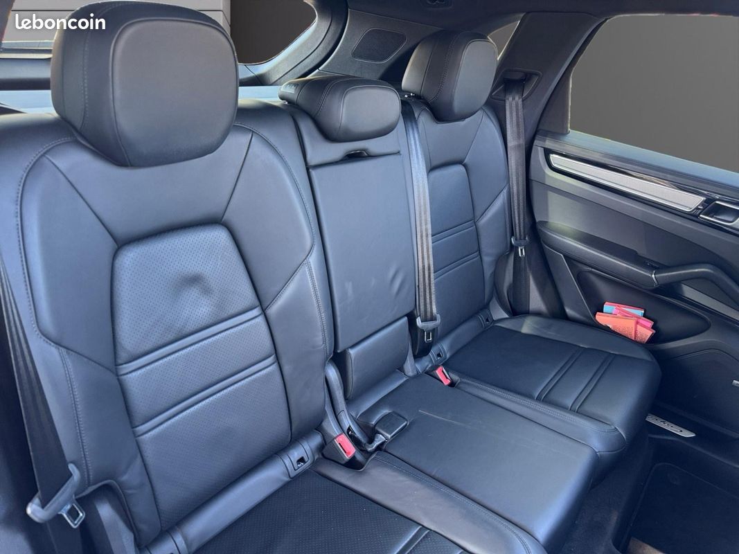 Porsche Cayenne 3.0 V6 E-Hybrid 462 attelage toit ouvrant suivi complet Porsche garantie 12 mois (image 13)