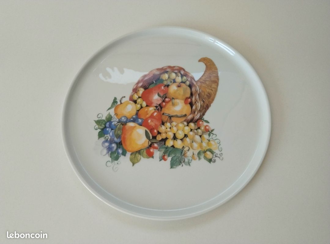 Vintage - Ancienne grande assiette plat à tarte en porcelaine - Chêne Saint Louis
Décoration fruits (image 2)