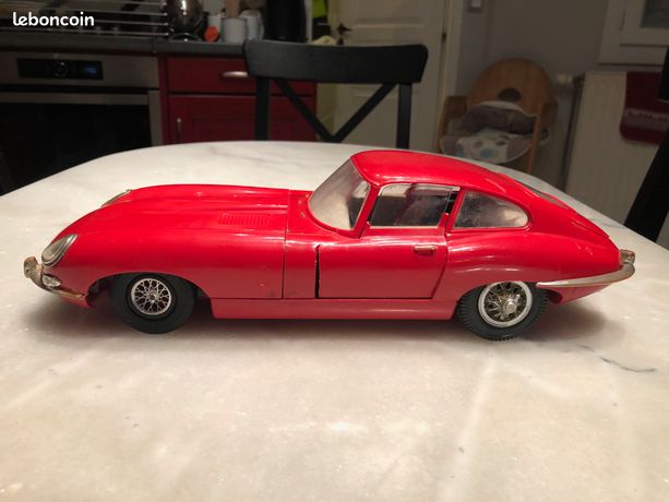 RARE ++ JOUETS MONT-BLANC 33 CM - JAGUAR TYPE E - ROUE AV Ou AR EUR 22,40 - FR