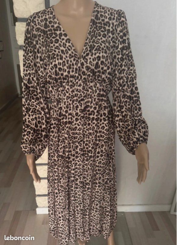 Robe Midi Léopard Alexia Admor - Taille 2, Polyester, Manches Longues, Neuf Sans étiquette