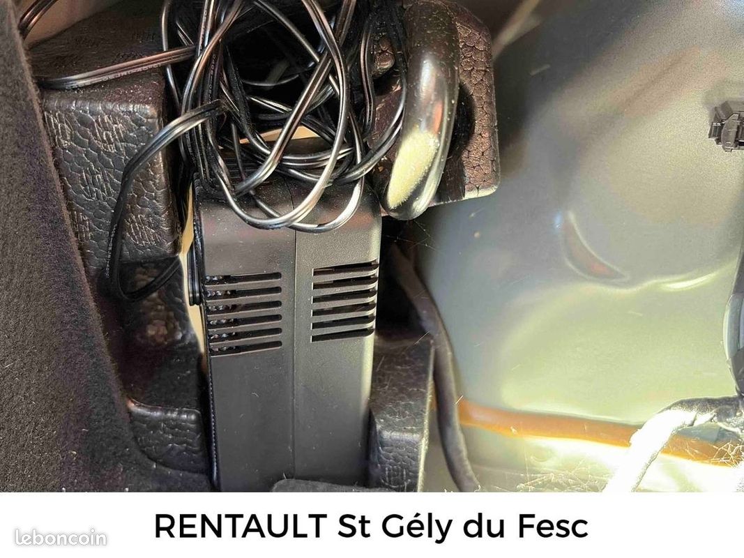 RENAULT Megane E-Tech EV60 130ch super charge Evolution ER (image 25)