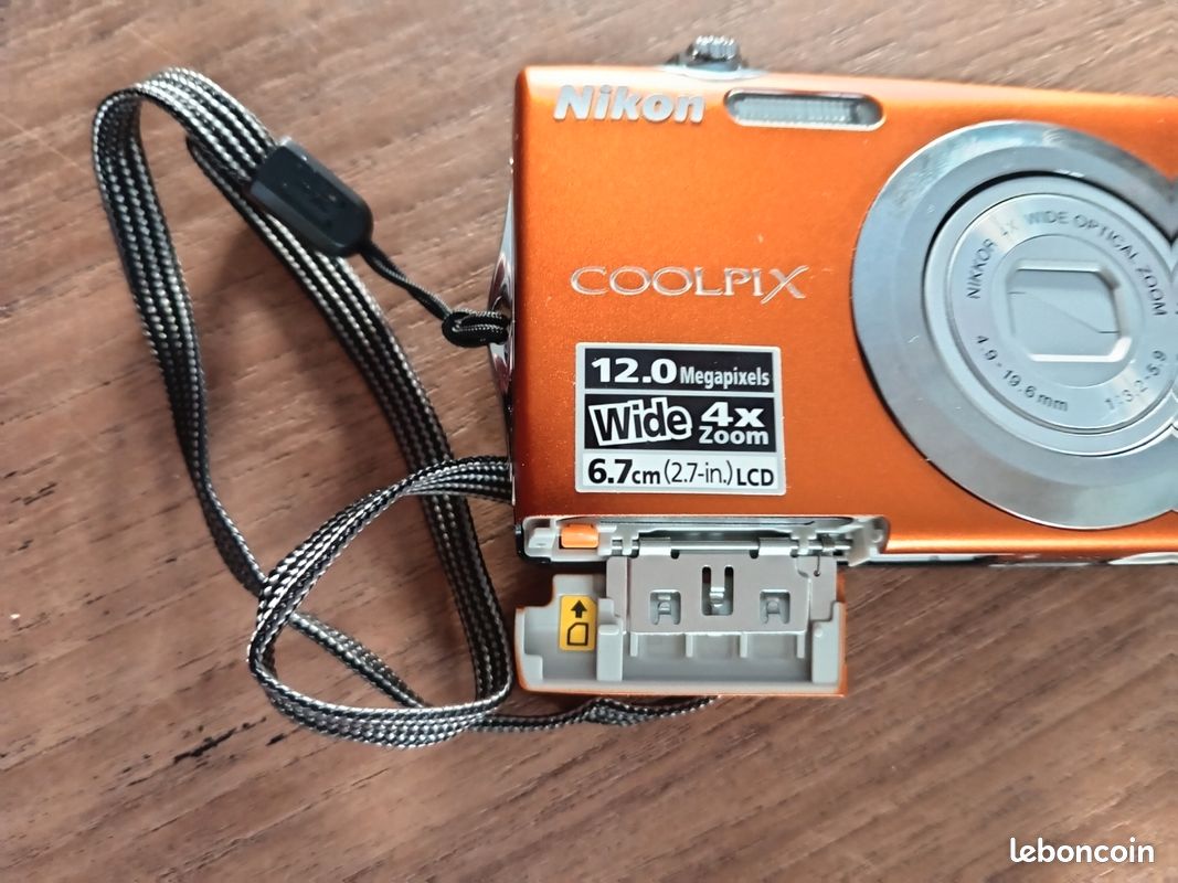 Nikon Coolpix S3000 – Appareil Photo Numérique Compact Noir, 12 MP, Zoom 4x, état Impeccable