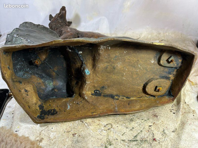 Marius saint bronze loup sculpture (image 3)