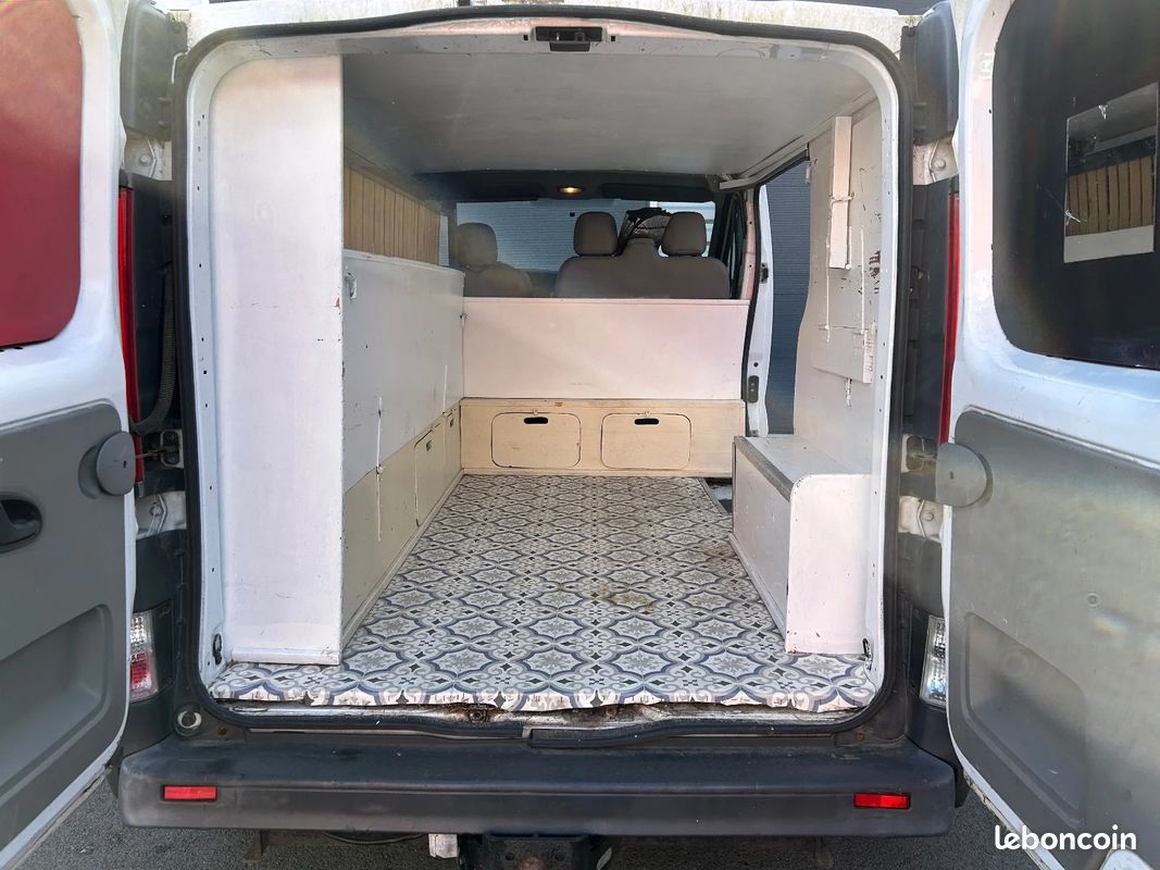 Renault trafic fourgon gn 2.0 dci 90 l1h1 1000 kg confort / 4 pneus neufs (image 32)