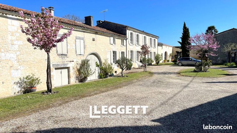 Maison 9 pièces 360 m²