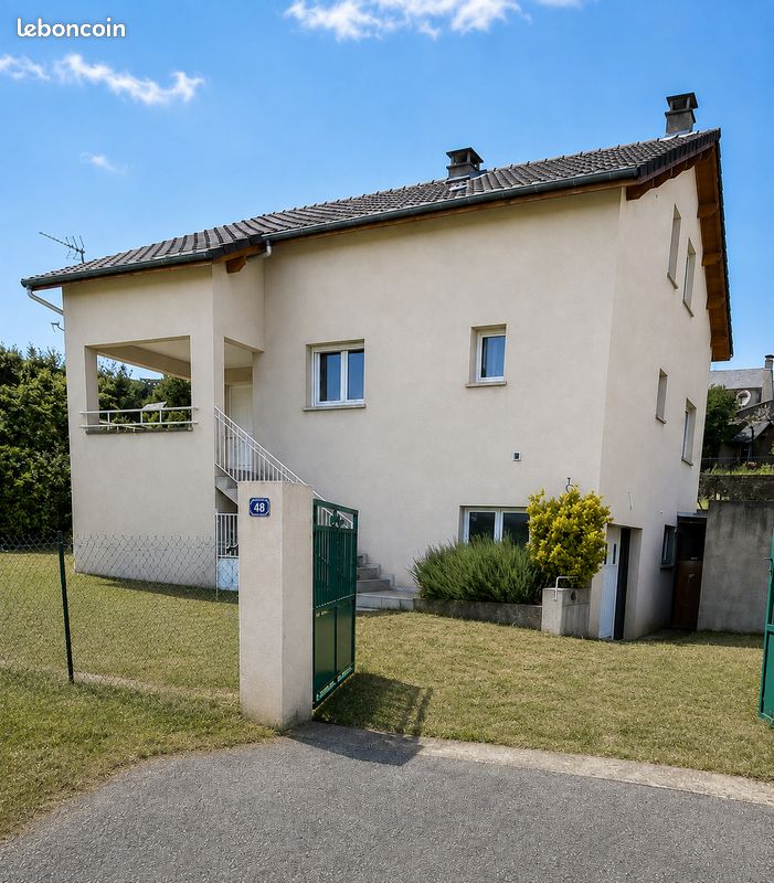 Maison 6 pièces 120 m² · à Saint-Laurent-de-Lévézou · 120 m² · 230 000 €
