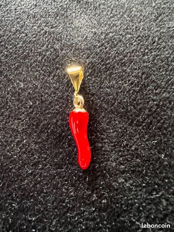 SINGULARU Charm Piment Laiton Plaqué Or 18K - Pendentif Émaillé Avec Fermoir Mousqueton