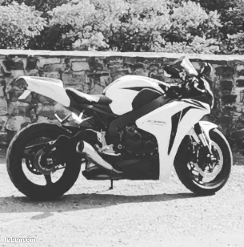 Cbr 1000 - Motos