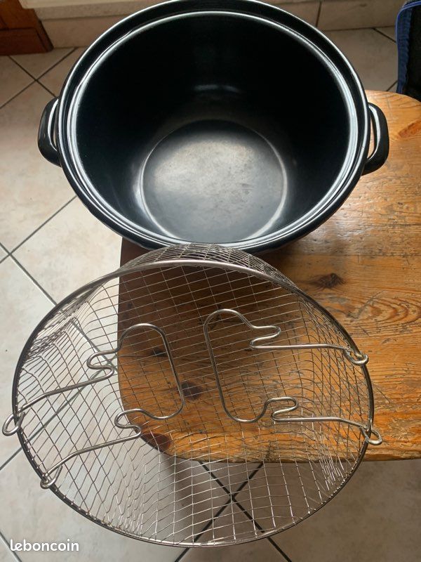 Friteuse émaillée (image 1)