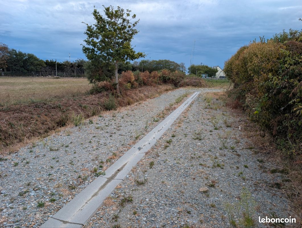 Terrain viabilisé 500 m2 · à Penmarch · 45 000 €