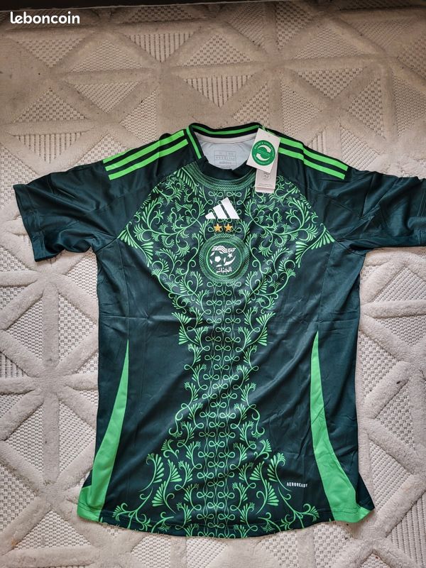Maillot Monumentale Version FAN- Saison 2025-2026 - Flocages Ligue1 Avec Personnalisation Totale Flocages Nom Et Numero Joueur Perso Libre Et Pack Patchs Sponsors Gracieusement Offert