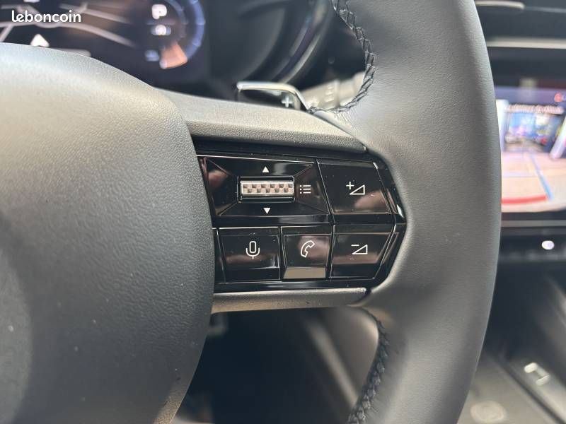 Alfa Romeo Junior 1.2 Ibrida 145 ch eDCT6 Speciale (image 17)