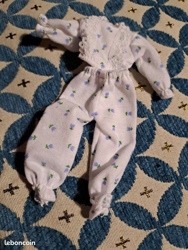 Lot De 2 Poupées Martine (Casterman) Avec Tenues, Chaussures, Cartables Et Accessoires