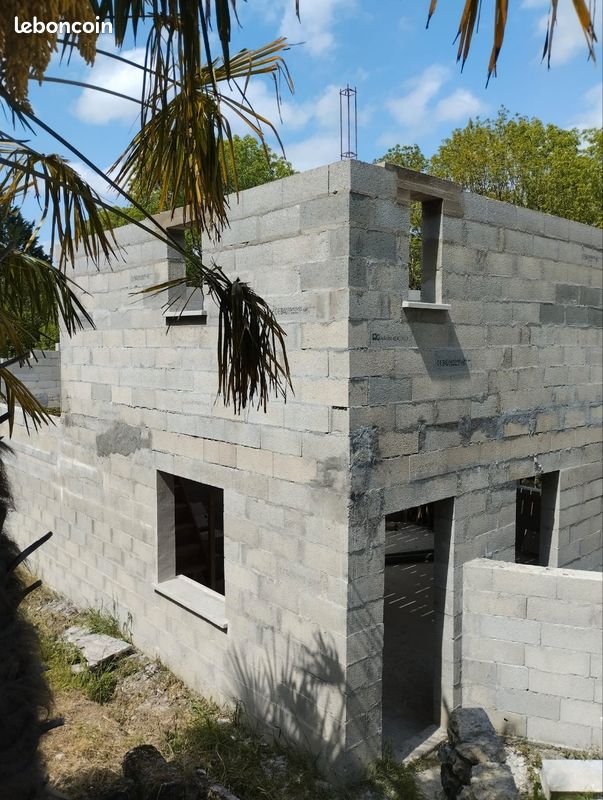 Maison 5 pièces 150 m² · à Saint-Sauvant · 150 m² · 100 000 €