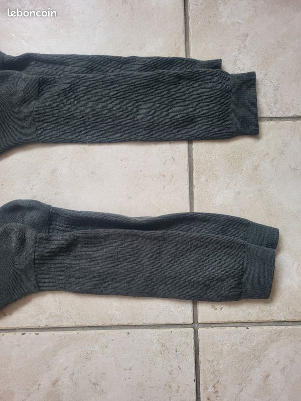 Lot de 2 paires de Chaussettes chaudes, taille : 42/44 pour travail extérieur. Pulls. Pantalons (image 2)