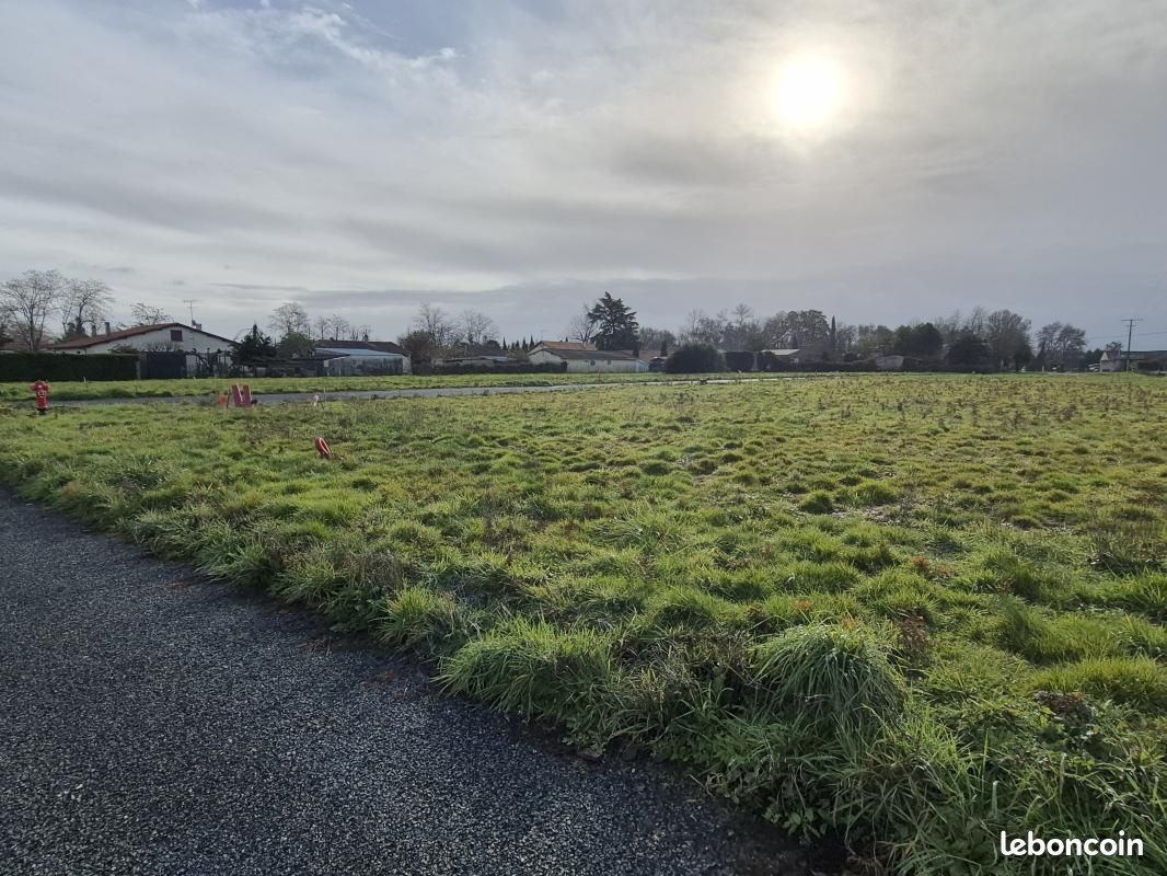 Terrain 600 m² Coutras · 48 000 €