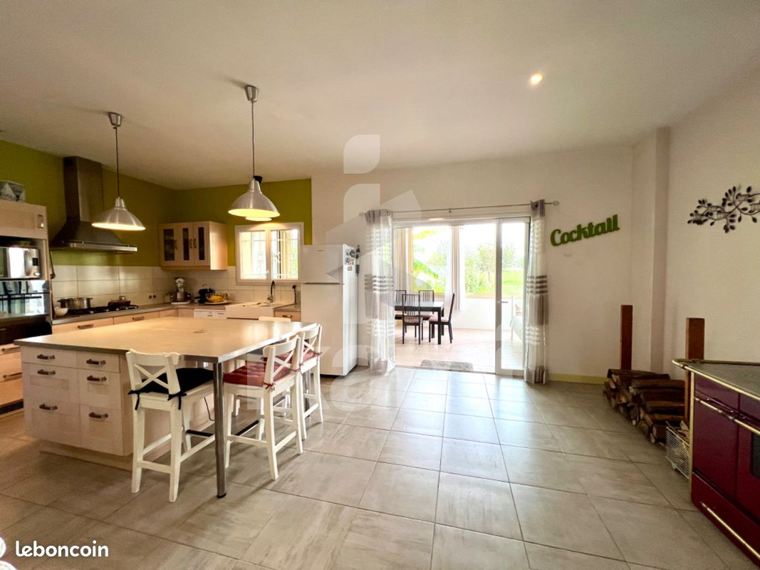 Maison 8 pièces 183 m² · à Lamonzie-Saint-Martin · 183 m² · 299 000 €