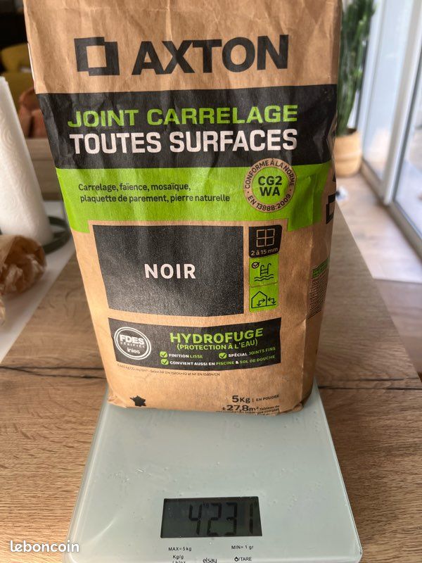 Joint de carrelage noir (image 1)