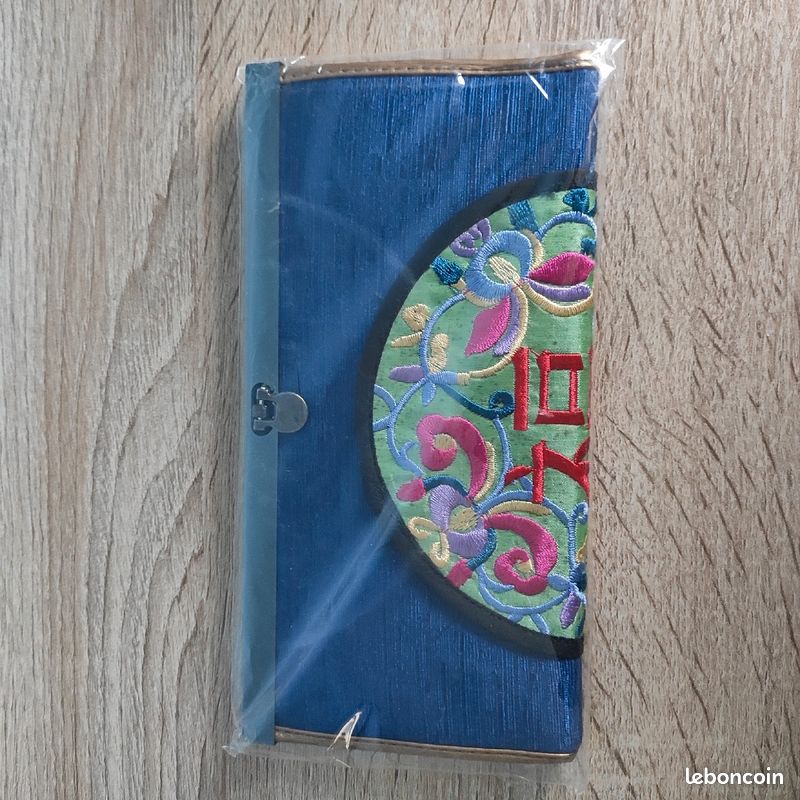 Portefeuille bleu motif asiatique (image 1)