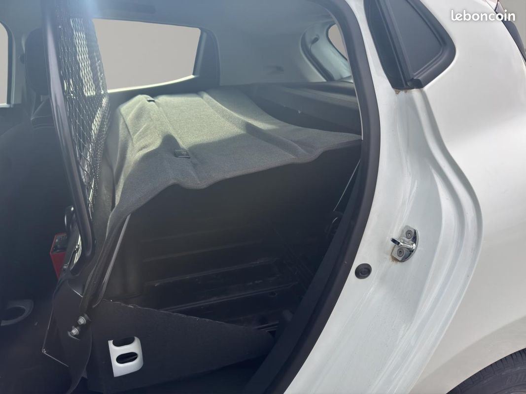 RENAULT CLIO 1.5 Energy dCi - 75 IV Société - 2 places (image 10)