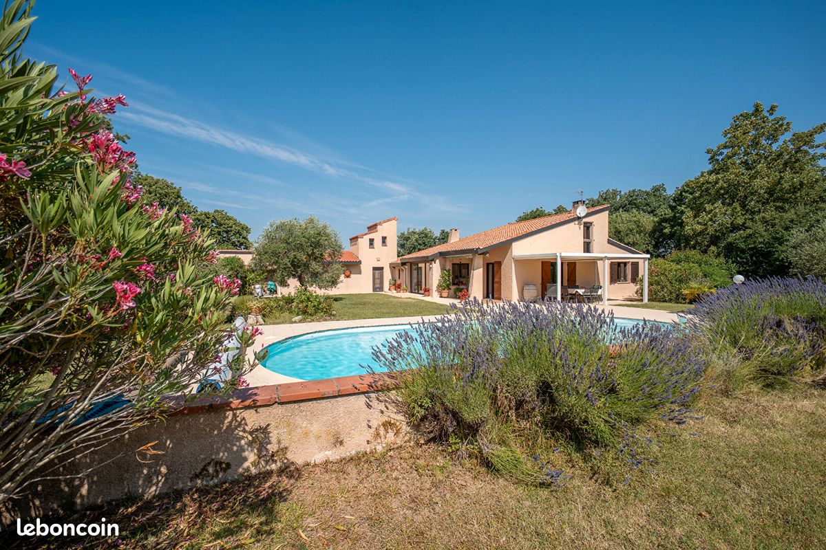Maison 5 pièces 156 m² · à Vallesvilles · 156 m² · 665 000 €