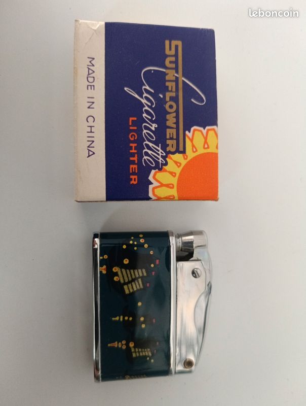 Briquet à Gaz Vintage Collection Corée - Métal - Lire Annonce