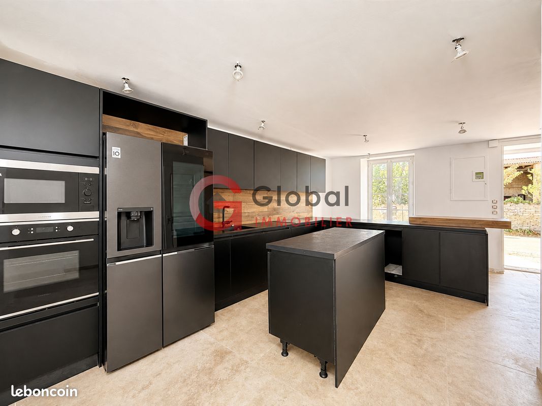 Maison 3 pièces 88 m² · à Saint-Hilaire-la-Palud · 88 m² · 170 000 €