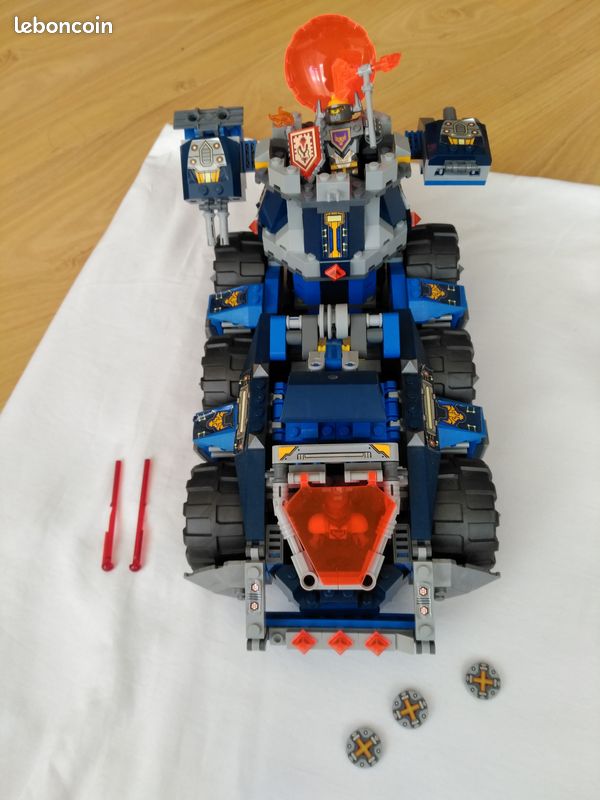LEGO Nexo Knights Axl's Tower Carrier (image 3)